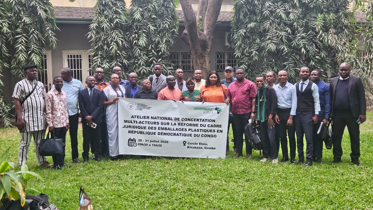 LUTTE CONTRE LA POLLUTION PLASTIQUE EN RDC : Greenpeace Afrique plaide pour des écoles sans plastique, les experts appellent à une réforme nationale