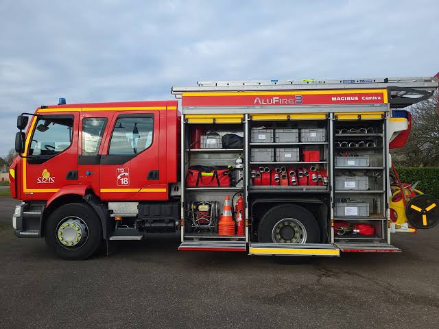 KINSHASA : 50 CAMIONS ANTI-INCENDIE ANNONCÉS, L’URGENCE DE PASSER DE LA RÉACTION À LA PRÉVENTION